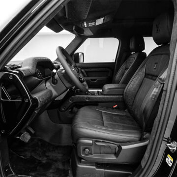 Land Rover Defender LV Edition 3 2 102