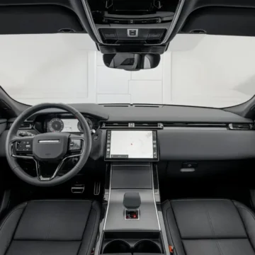 Range Rover Velar Santorini 4 4 25