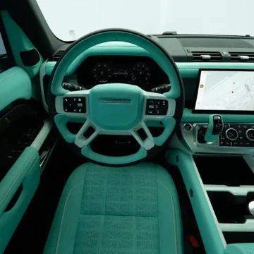 Land Rover Defender Urban Black 7 7 21